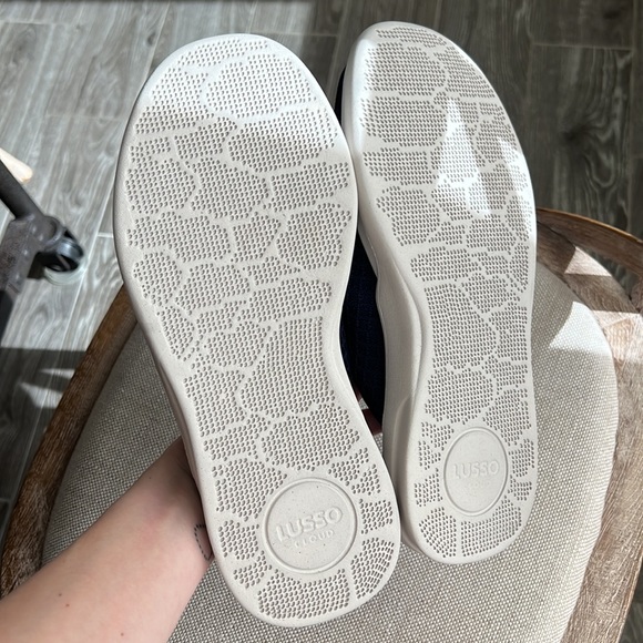 Lusso pelli slides